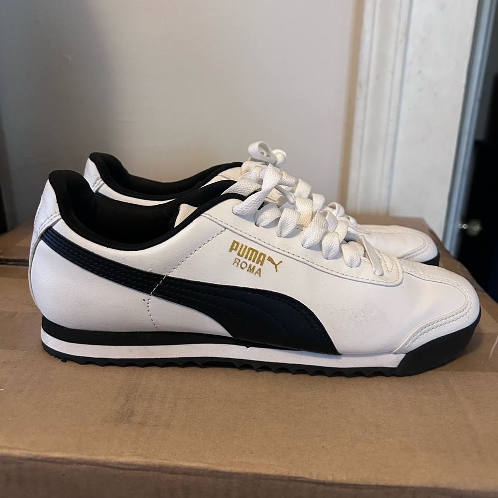 Puma Roma sneakers size 9